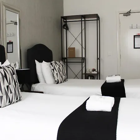 Mitre Centre Hotel 3*
