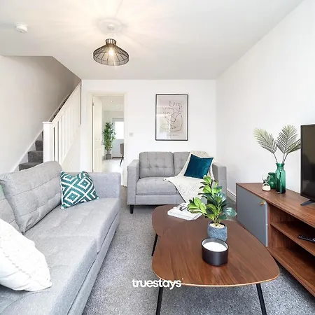 Hotel Ashworth House By Truestays - New 3 Bedroom House In Failsworth, 3*