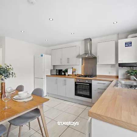 別荘 Greaves House By Truestays - 3 Bedroom House In Failsworth, マンチェスター