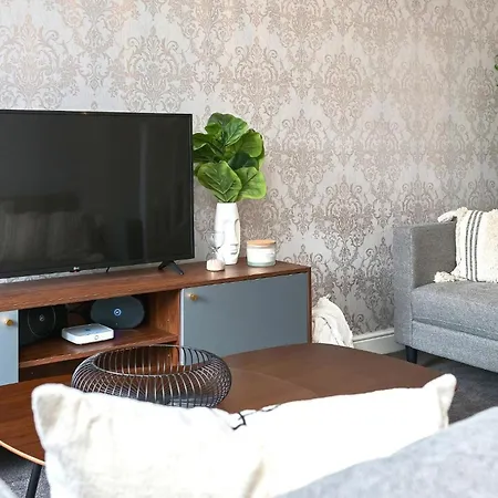 Semesterbostad Denton House By Truestays - New 3 Bedroom House In *