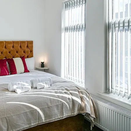 Semesterbostad Ashfield Co-living - Private Self-cater Manchester