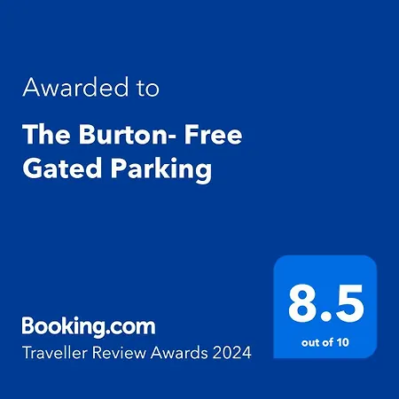 The Burton- Free Gated Parking Daire Manchester