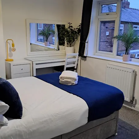 The Heart - Cosy 3 Bedroom House With Double Driveway And Garden In Feriehus Manchester