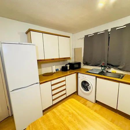 Paradise Manchester- 3 Bedroom House *