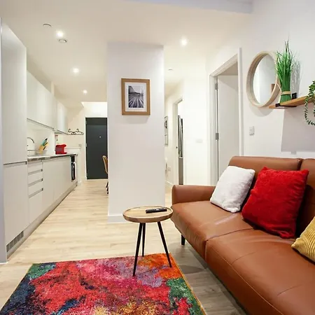 Super 2 Bed Close To Victoria Station