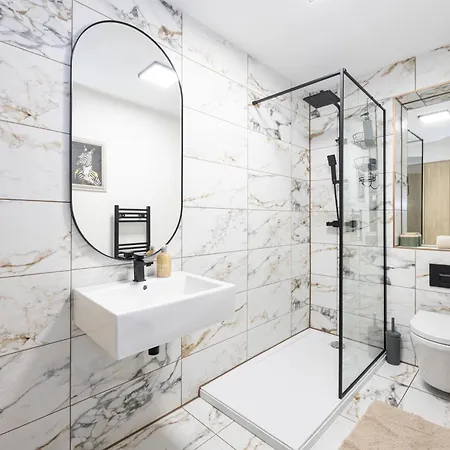 Luxurious Two-bed Stay: Mcr * מנצ'סטר