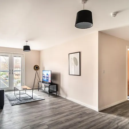 Modern & Bright 2 Bed In Appartement
