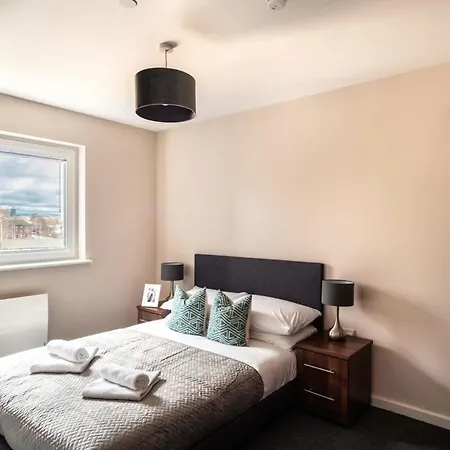 Modern & Stylish 2 Bed In Apartman *