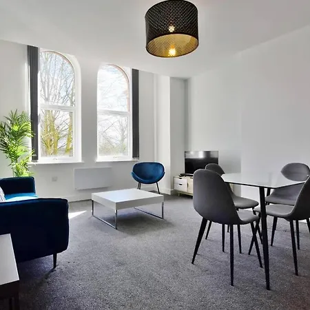 Free Parking - Beautiful 2-br Flat In