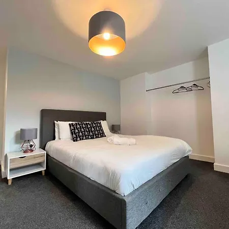 Free Parking - Lovely 2-br Flat Near Salford Royal Apartamento Mánchester