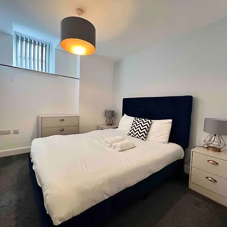 Free Parking - Lovely 2-br Flat Near Salford Royal Апартаменты Манчестер