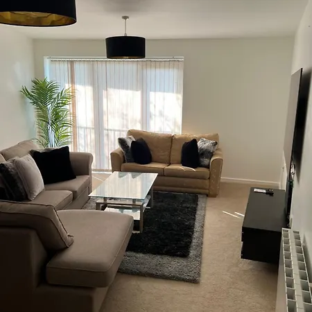 Luxury Two Bedroom Flat Opposite Coop Live N Etihad Stadium With Free Secure Parking, Netflix And Sky Tv Apartment Manchester