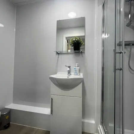 דירה Artistic Studio In Stretford מנצ'סטר