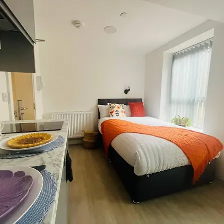 Artistic Studio In Stretford * מנצ'סטר