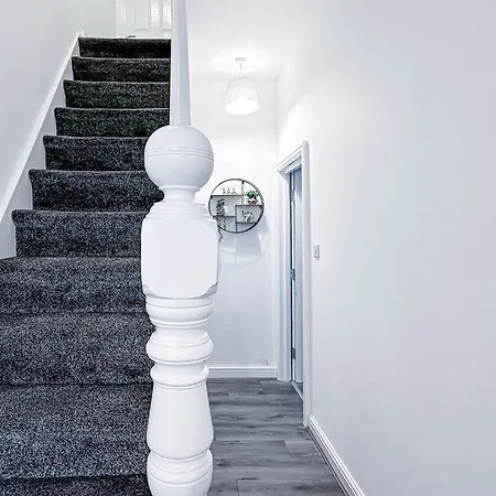 Ashfield Co-living - Private Self-cater Semesterbostad *