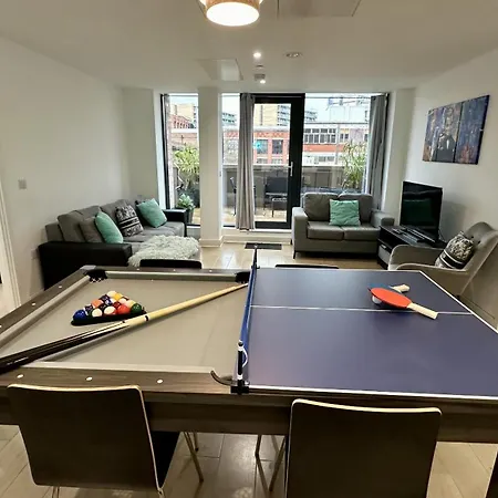 Lux Livin' - Luxury 2 Bed With Sky Garden Manchester