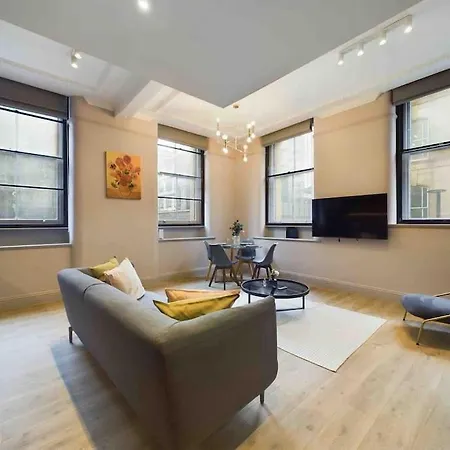 Stylish 2bed Centre