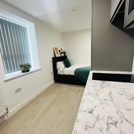 Apartment Stretford Sanctuary: Stylish Studio Manchester
