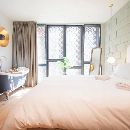 Luxury Roof Terrace Townhouse