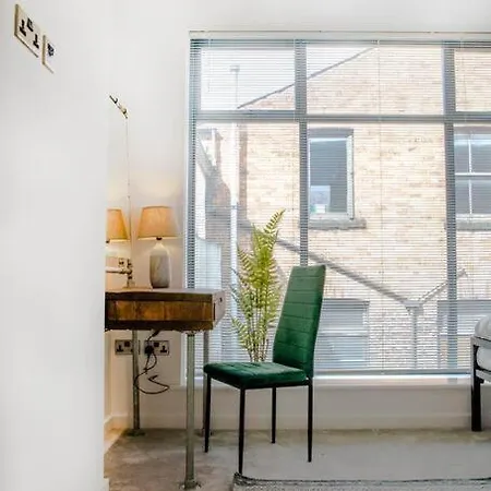 Hébergement de vacances Townhouse With Roof Terrace *