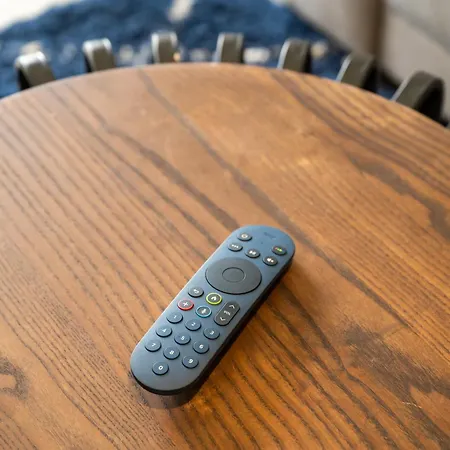 Stylish & Spacious Salford Quays One Bedroom High Floor With Balcony *