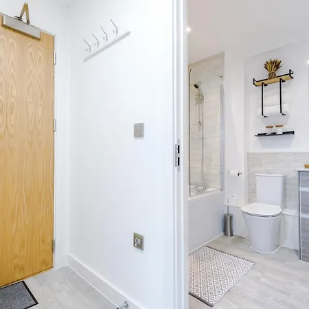 Craven Suite: Modern 1 Bed W/roof Terrace *