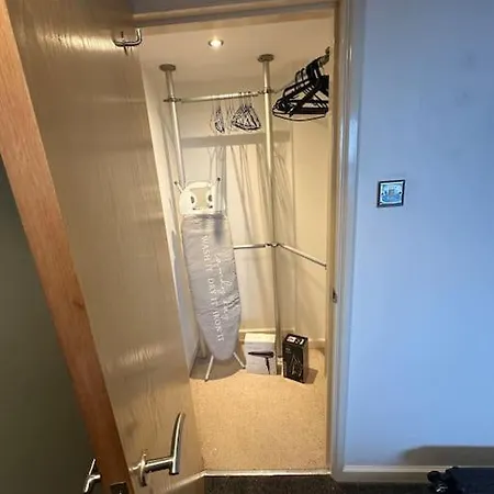 Apartment Ka Propertiess - Spacious 2 Bed & 2 Bath Apartment, In Old Trafford! Ua92, Football Stadium, Cricket Stadium, Retail Park