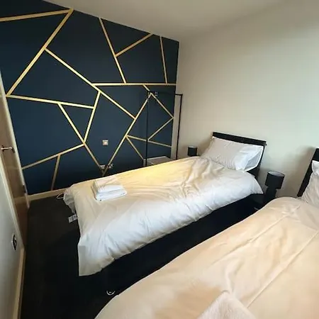 Apartment Ka Propertiess - Spacious 2 Bed & 2 Bath Apartment, In Old Trafford! Ua92, Football Stadium, Cricket Stadium, Retail Park Manchester