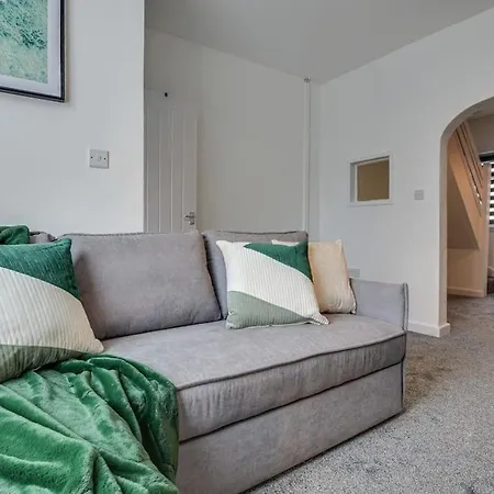 Stylish & Vibrant 2 Bedroom Retreat 公寓