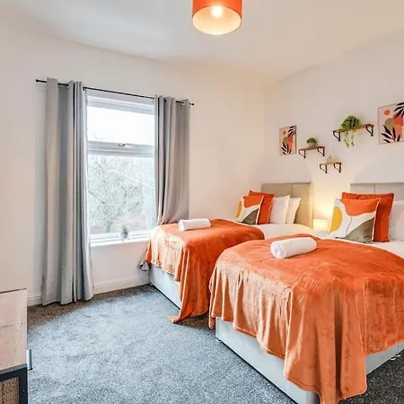 Stylish & Vibrant 2 Bedroom Retreat *