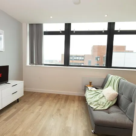Beautiful 1br Penthouse In Old Trafford * Манчестер