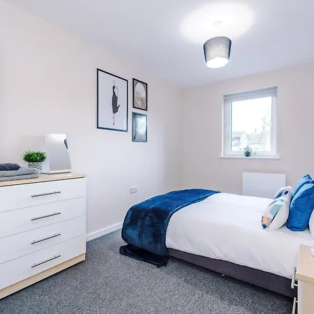 Deluxe New Build 2 Bedroom 2 Bathroom - Free Secure Parking *