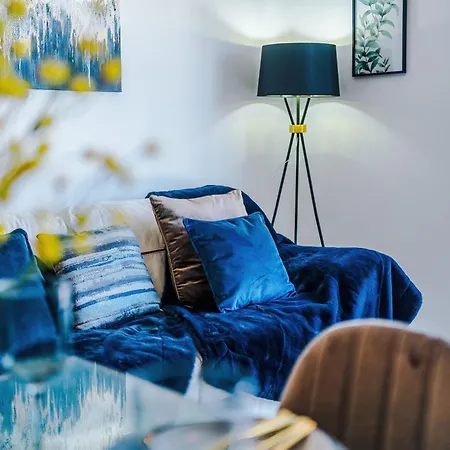 Luxurious & Stylish 2-bed In Manchester
