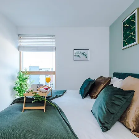 Luxurious & Stylish 2-bed In Manchester