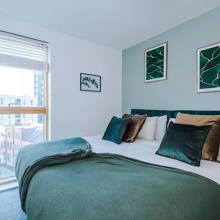 Luxurious & Stylish 2-bed In * Manchester