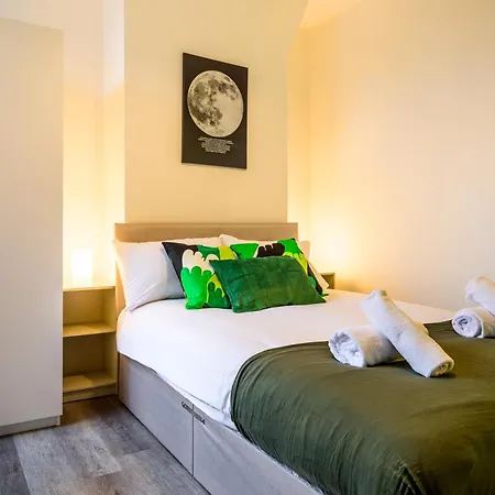 Serviced Northernnightzzz - The Park