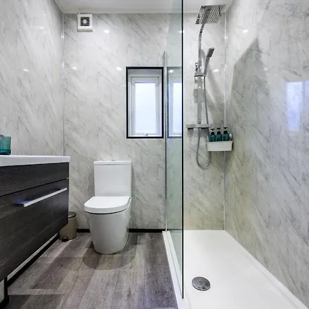 Serviced Northernnightzzz - The Park