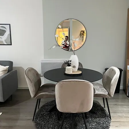 Stunning + Free Parking Appartement *