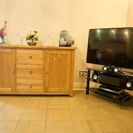 Holiday home Bespoke Salford Quays - Garden, Wifi And Parking