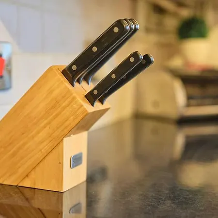 Bespoke Salford Quays - Garden, Wifi And Parking Holiday home