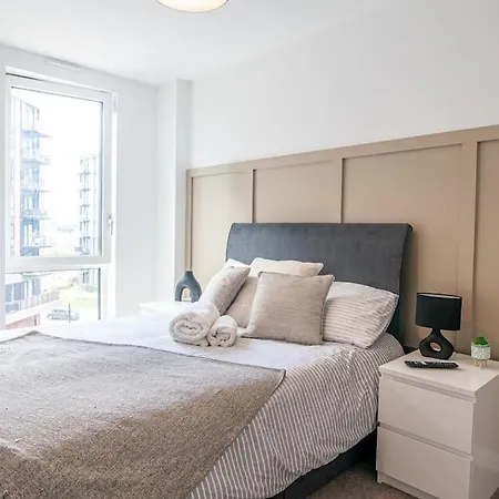 Stunning Centre , Sleeps 3, Balcony, Smart Tvs דירה מנצ'סטר