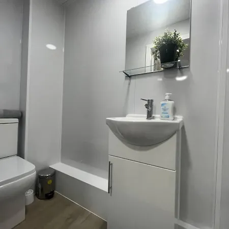 Artistic Studio In Stretford דירה מנצ'סטר