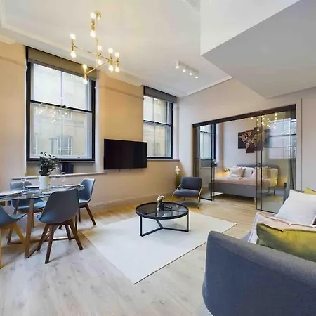 Stylish 2bed Centre Apartment *