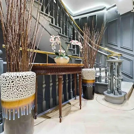 Stylish 2bed Centre דירה