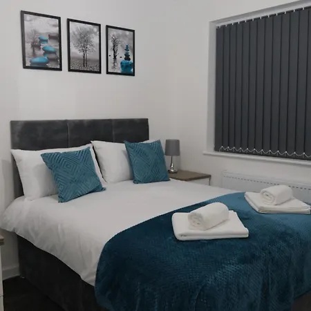 Etihcity - 3 Bedroom Semi - Free Parking Near Etihad Stadium, Tourist Attractions, Centre, Transport And Motorway Links Next To Mcdonald's - Sky N Netflix בית נופש