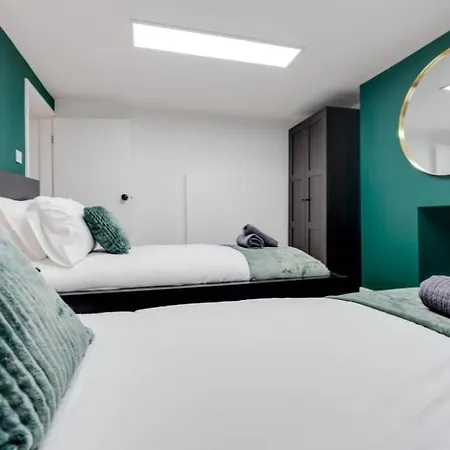 Elegant From * Μάντσεστερ