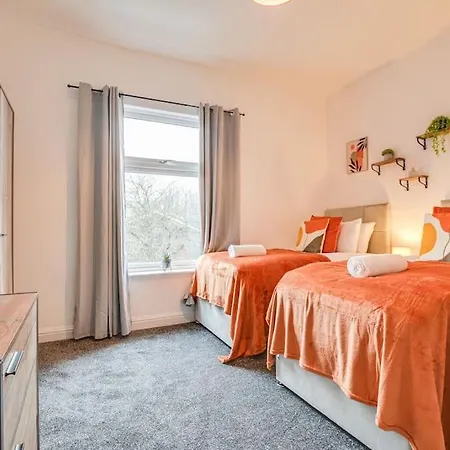 Stylish & Vibrant 2 Bedroom Retreat מנצ'סטר