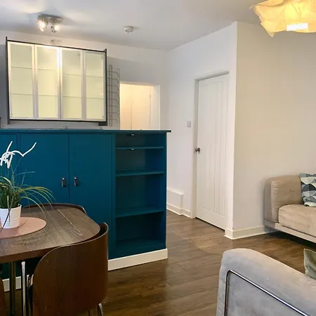 Didsbury Failte Apts - 3 Mins To The Christie's - Ground Floor - Free Parking *