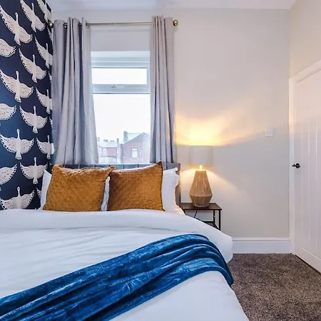 Nyaraló Salford Sanctuary 5 Bed House *