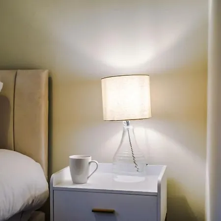 Сasa de vacaciones Salford Sanctuary 5 Bed House